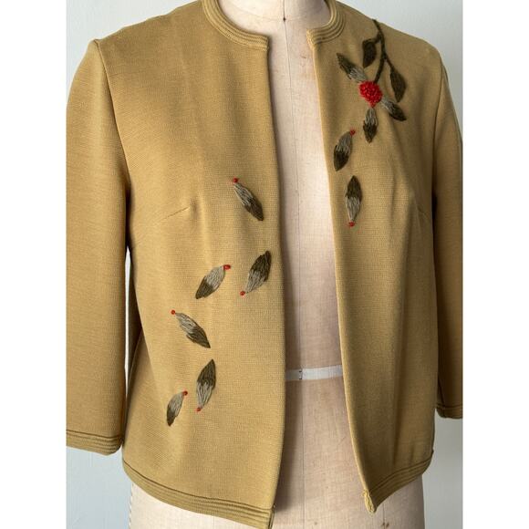 1960s Avocado Green Embroidered Cardigan - Picture 2 of 3